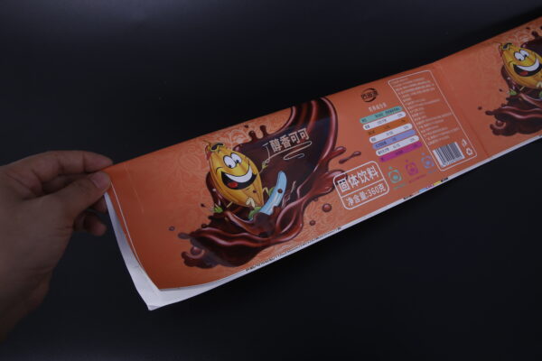 Multi-layer labels for cocoa powder